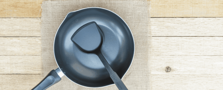 Lire la suite à propos de l’article Perturbateurs endocriniens : les éviter pour protéger ton équilibre hormonal