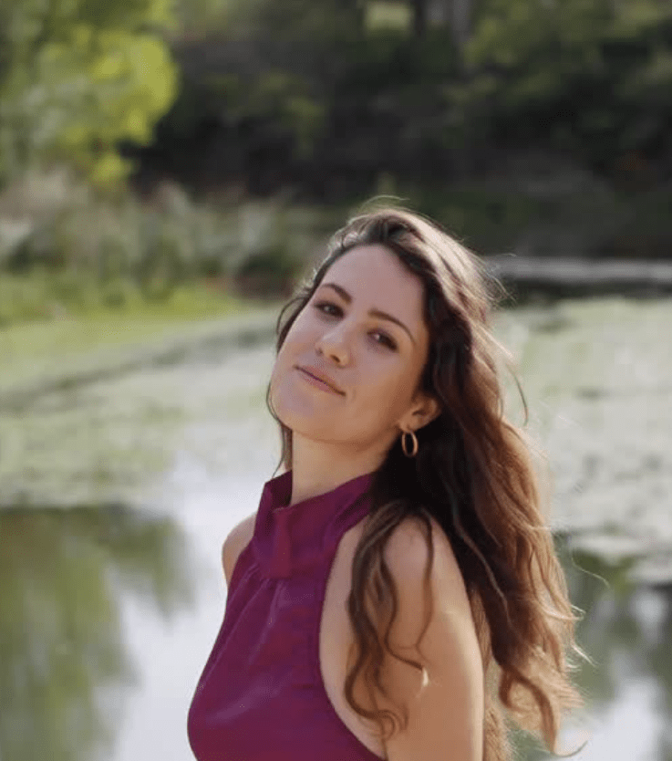 photo de marine plaza, naturopathe pour les femmes à bordeaux ou en visio